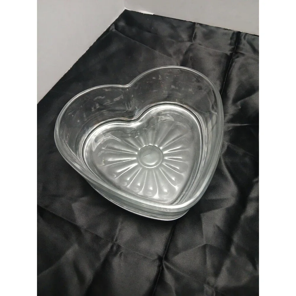 ​2 Pc Heart Shaped Clear Pressed Glass Dishes Sunburst Fluted Candy Nut Bowl Set